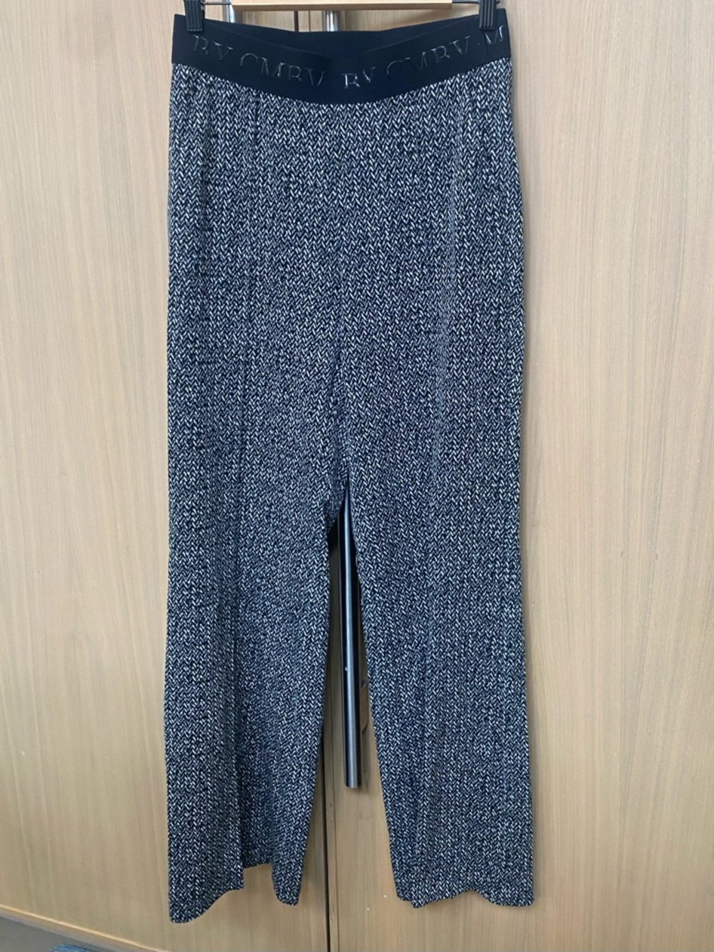 New Camino RV by Claire V Black & White Knit Lounge Pants Size 36